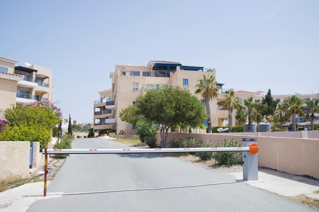 King'S Palace Apartment Paphos Exterior photo