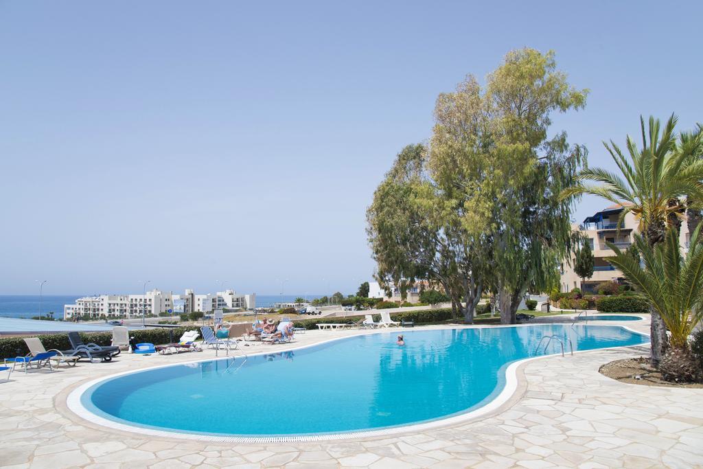 King'S Palace Apartment Paphos Exterior photo