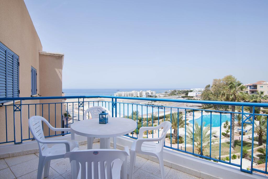 King'S Palace Apartment Paphos Exterior photo
