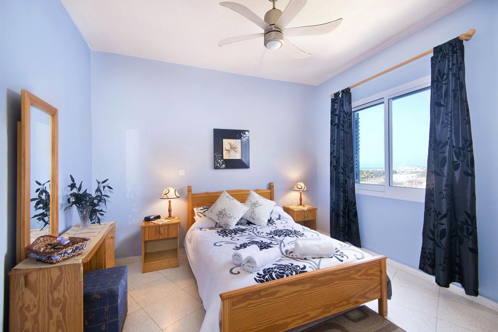 King'S Palace Apartment Paphos Exterior photo